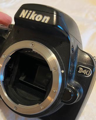 NIKON D40 + 18-55 VR II