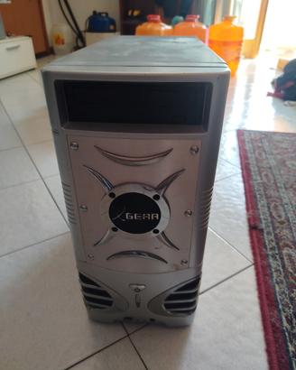 Vecchio computer fisso
