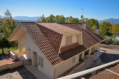 Prestigiosa villa indipendente rifinitissima