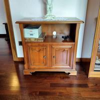 Porta televisore in legno carrellato