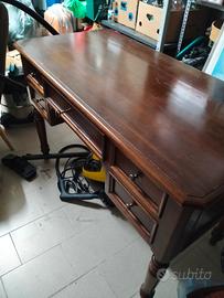 scrivania 