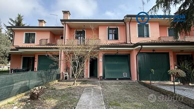 ELEGANTE VILLETTA A SCHIERA CENTRALE