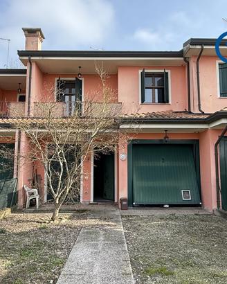 ELEGANTE VILLETTA A SCHIERA CENTRALE