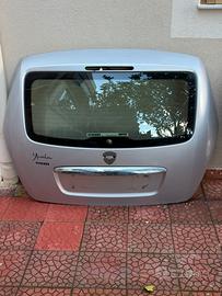 cofano e bagagliaio lancia y