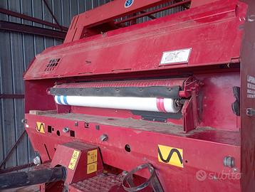 New Holland 648