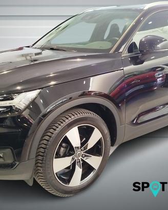 VOLVO XC40 T2 Momentum Pro