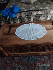 cassapanca in legno di noce intagliato 