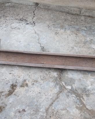 Mangiatoia in legno