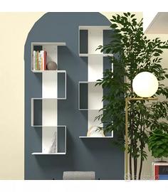 Libreria nuova con leggero segno