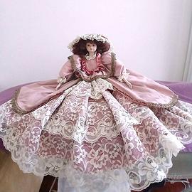 Bambola in porcellana stile vittoriano rosa