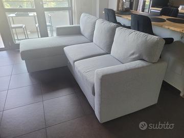 Divano con chaise longue