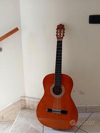 Chitarra classica Arrow per principianti