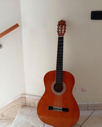 Chitarra classica Arrow per principianti