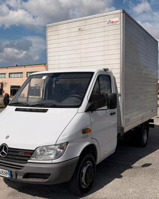 Mercedes Benz sprinter 