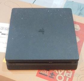 PlayStation 4 slim usata con giochi 