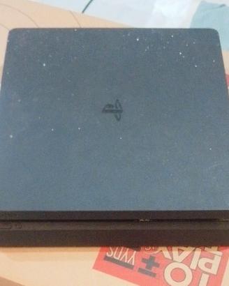 PlayStation 4 slim usata con giochi 