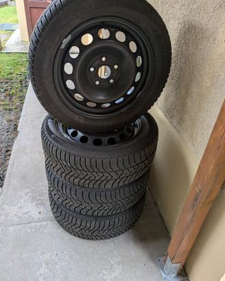 pneumatici invernali  205 55 16 con cerchi