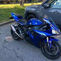 Yamaha r1