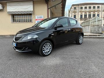 Lancia Ypsilon 1.0 FireFly 5 porte S&S Hybrid Gold