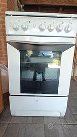 cucina a gas INDESIT mai usata