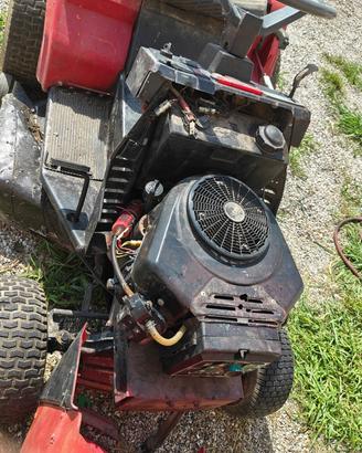 Husqvarna 4 ruote sterzanti Bicilindrico