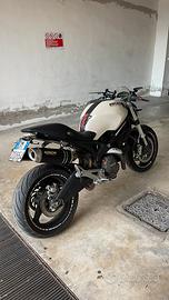 Ducati Monster 696