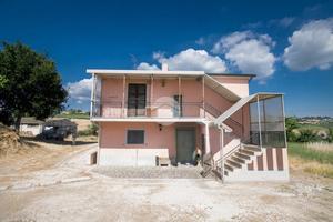 CASA INDIPENDENTE A ATRI