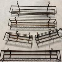 Fioriere da balcone in ferro battuto.