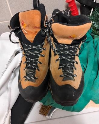 scarponi da montagna