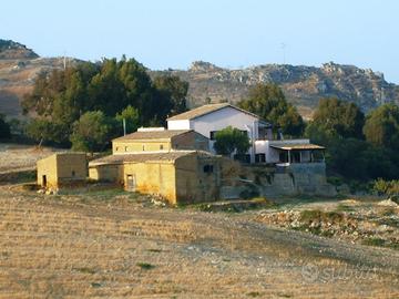 Grande CASALE con Terreno Agrigento