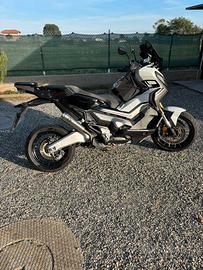 Honda x-adv 750