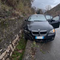 bmw 318d e90 (pezzi o intera)
