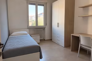 Stanza singola in zona ben collegata