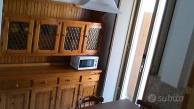 Cucina in legno massello stile tirolese