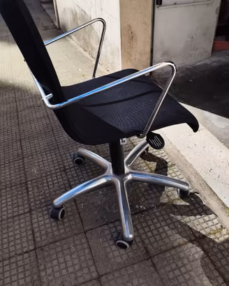 Sedia da ufficio/studio e due sgabelli alti