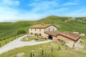 Rustico / Casale di 700 m² con più di 5 locali e b