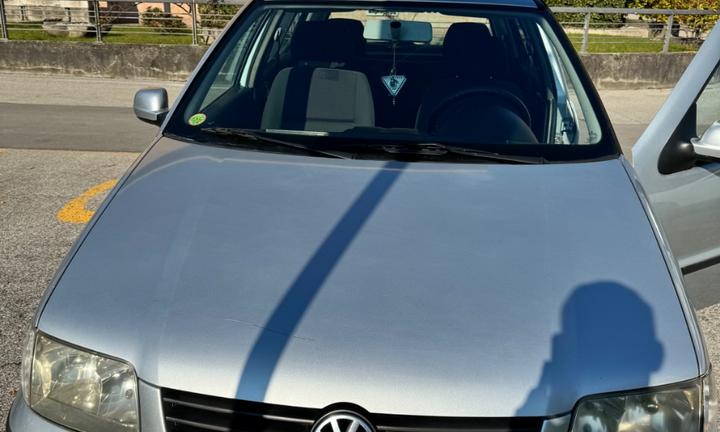 VW Polo 1.4 benzina – 2001 – 142.000 km – €1.200 t