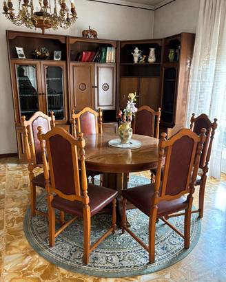 Tavolo e mobile in legno massello