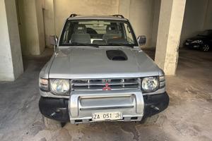 Mitsubishi Pajero 2.8 TDI MT GLS Target Autocarro