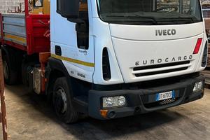Iveco Eurocargo 60 e 14 con gru