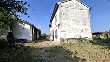 VILLA SINGOLA A PIZZALE