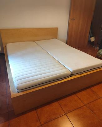 Letto matrimoniale Ikea