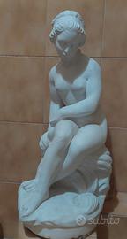 statua in cemento