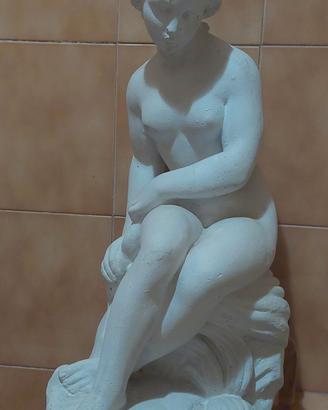statua in cemento