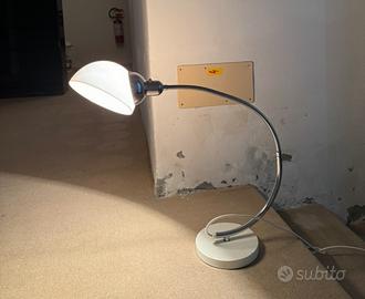 Lampada da scrivania comodino Tomos 1 di Sirrah