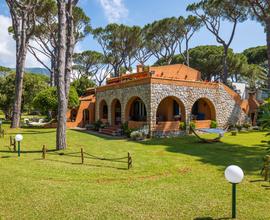 Villa Bifamiliare con Accesso diretto al mare