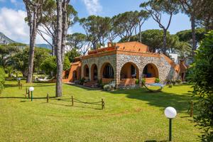 Villa Bifamiliare con Accesso diretto al mare
