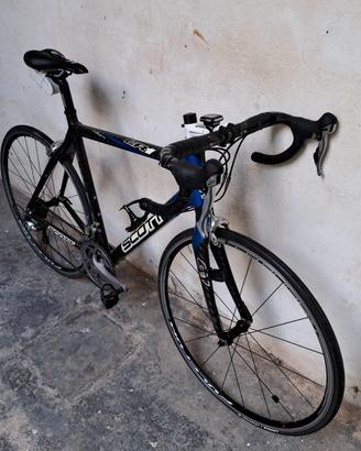 Bicicletta  Scott Cr1  in carbonio