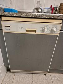 lavastoviglie Miele vintage grigia