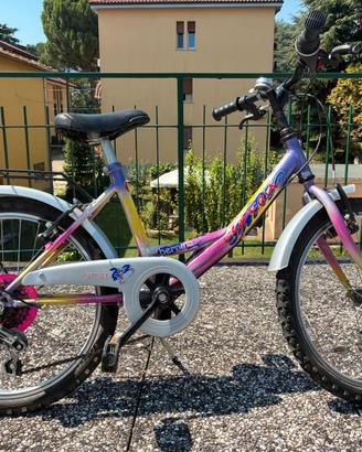 BICICLETTA PER BAMBINA PRATICAMENTE NUOVA